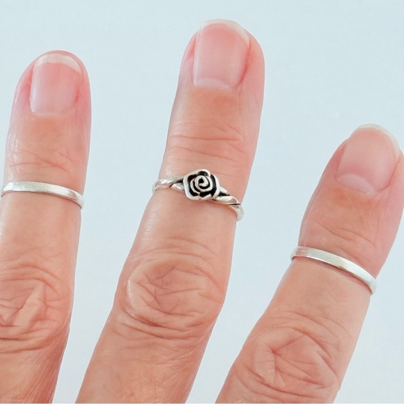 Sterling Silver Rose Toe Ring, Silver Rings, Flower Ring, Love Roses, Flowers - Picture 6 of 13